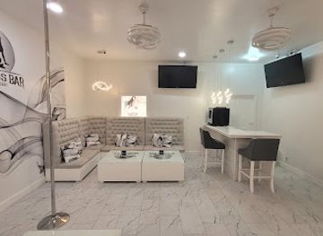 the-bahamas/freeport/bar/no-holds-bar