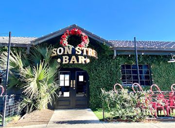 texas/mckinney-falls-state-park/bar/gibson-street-bar