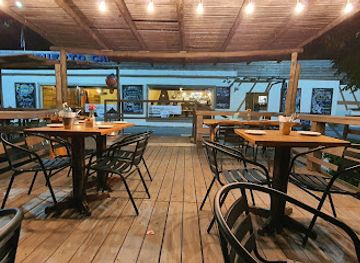 uruguay/colonia-del-sacramento/bar/puerto-canon-river-bar