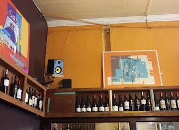 chile/valparaiso/cerro-alegre/bar/restaurante-cafe-vinilo