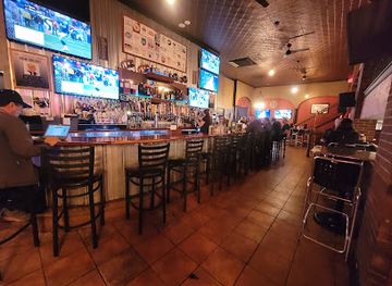 wisconsin/eau-claire/bar/the-district-pub-grill