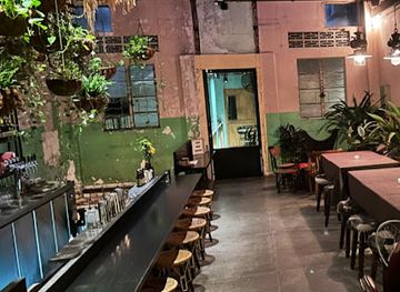 malaysia/kuala-lumpur/chinatown/bar/botakliquor-bar