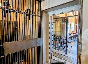 illinois/ferne-clyffe-state-park/bar/the-vault-cafe-on-the-square