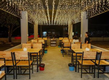 myanmar-burma/hpa-an/bar/xox-bar-bbq-restaurnt