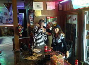 tennessee/southwest-tennessee/bar/hillbilly-bar