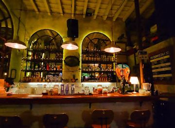 colombia/santa-marta/historic-center/bar/charlie-s-bar