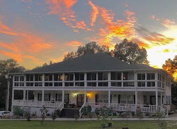 tennessee/fall-creek-falls-state-park/bar/cascade-inn-at-fall-creek-falls