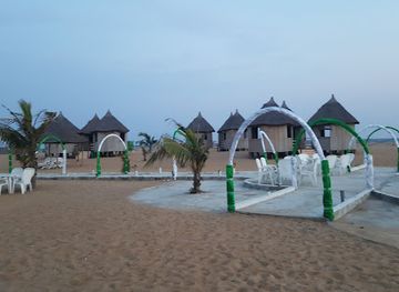 benin/ouidah-beach/bar/beach-life-bord-de-mer-plage-erevan