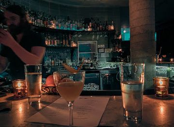 texas/austin/downtown-austin/bar/garage