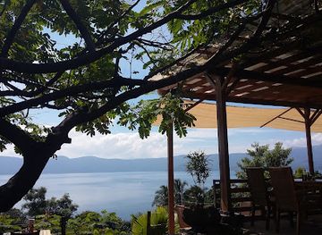 el-salvador/lake-coatepeque/bar/restaurante-solsticio