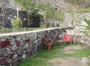 pakistan/karakoram-highway/bar/cafe-de-karakoram