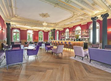 switzerland/st-moritz/bar/vic-s-bar-hotel-reine-victoria