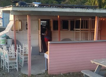 saint-lucia/diamond-falls-botanical-gardens/bar/oj-s-sidewalk-bar