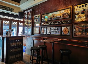 ireland/dublin/trinity-college/bar/peadar-kearney-s-pub