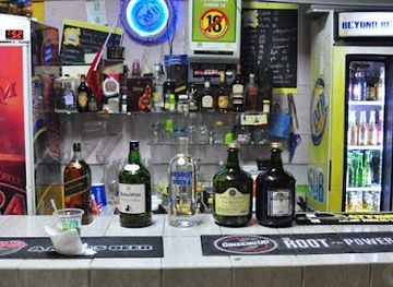 trinidad-and-tobago/port-of-spain/bar/smiles-friends-bar