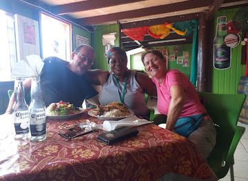 antigua-and-barbuda/devil-s-bridge/bar/christian-sunshine-bar