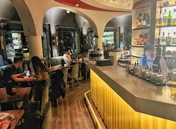 switzerland/zurich/altstadt/bar/jules-verne-panoramabar