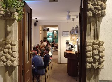 portugal/coimbra/alta-de-coimbra/bar/piano-negro