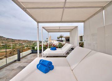 malta/ghajn-tuffieha-bay/bar/sky-lounge-pool