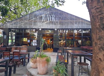 zimbabwe/hwange/bar/the-river-brewing-company