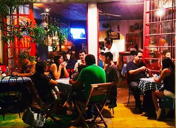 guatemala/panajachel/bar/chapiteau-circus-bar