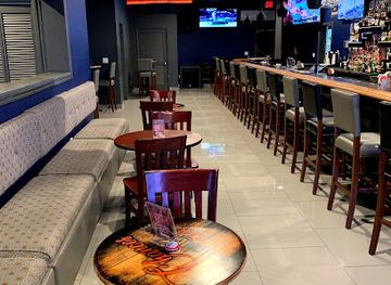 the-bahamas/freeport/bar/chances-cocktail-lounge-bar