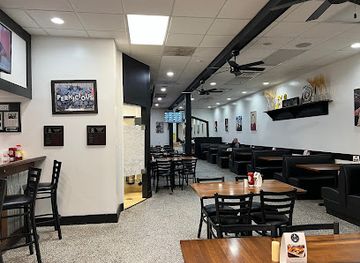 north-carolina/roanoke-region/bar/barley-and-burger
