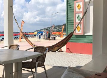 sint-maarten/philipsburg/bar/cornie-s-bar-and-grill