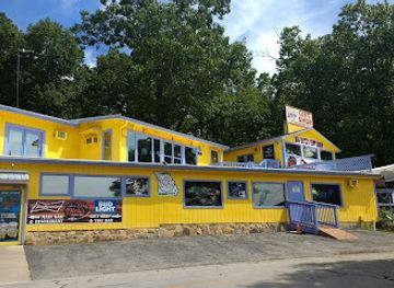 missouri/dissected-till-plains/bar/big-dick-s-halfway-inn