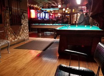 illinois/northern-illinois/bar/ten-cat-tavern