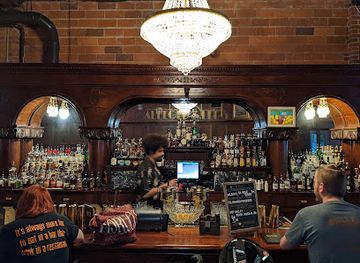 iowa/des-moines/east-village/bar/alleged-lee-s