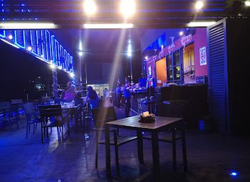 malaysia/borneo/bar/sky-blu-bar