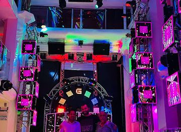 guatemala/tikal-national-park/bar/genetic-majestic-club