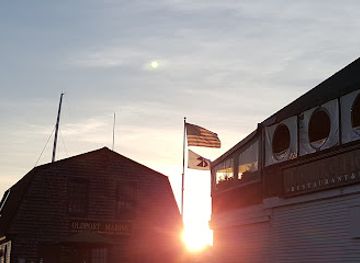 rhode-island/newport-coastline/bar/wharf-southern-kitchen-whiskey-bar