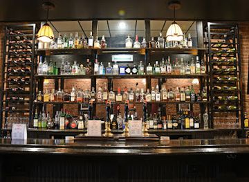 alabama/huntsville/downtown-huntsville/bar/the-poppy-and-parliament