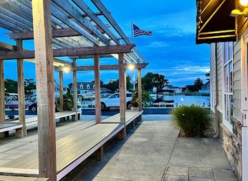 delaware/fenwick-island-state-park/bar/fins-ale-house-and-raw-bar