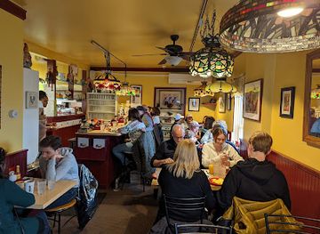 vermont/mount-equinox/bar/up-for-breakfast