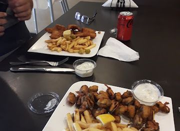 netherlands/ijsselmeer-polders/bar/vissermen