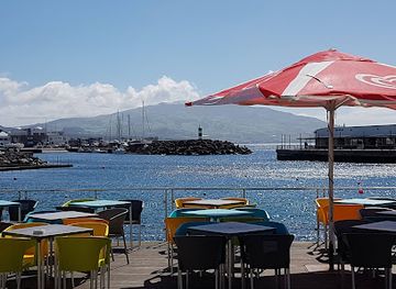 portugal/azores/bar/doris-bar