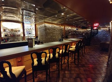 wisconsin/la-crosse/bar/la-cave