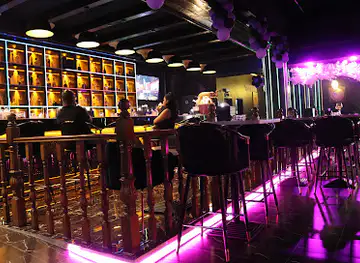 CHAMPS SPORTS BAR