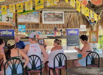 florida/st-petersburg-beach/bar/chris-beachside-bar