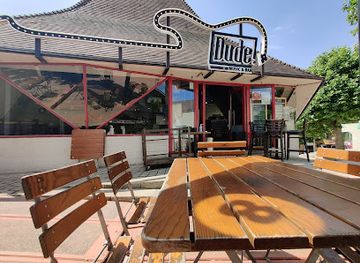 belgium/louvain-la-neuve/bar/dude