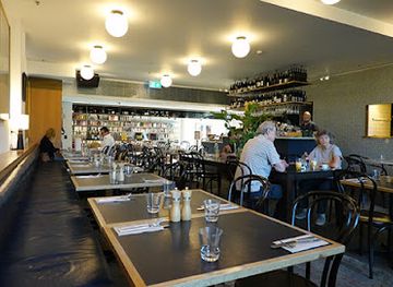 australia/canberra/manuka/bar/muse-food-wine-books