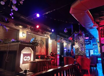 india/mcleodganj/bar/labooze-cafe-bar-lounge-mcleodganj