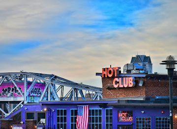 rhode-island/yawgoo-valley-ski-area/bar/the-hot-club