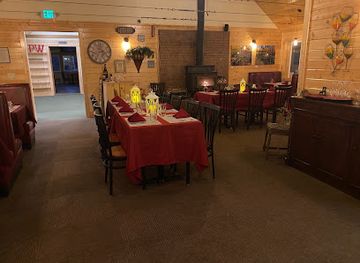 utah/dixie-national-forest/bar/pinewoods-grille