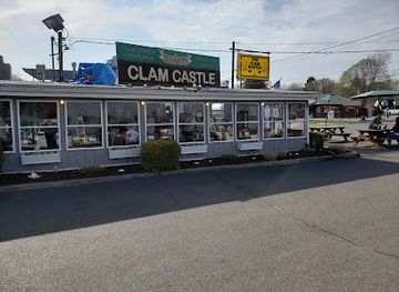 connecticut/hammonasset-beach-state-park/bar/clam-castle