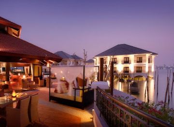 vietnam/red-river-delta/bar/sunset-bar