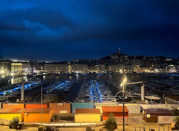 france/les-calanques-national-park/bar/la-caravelle
